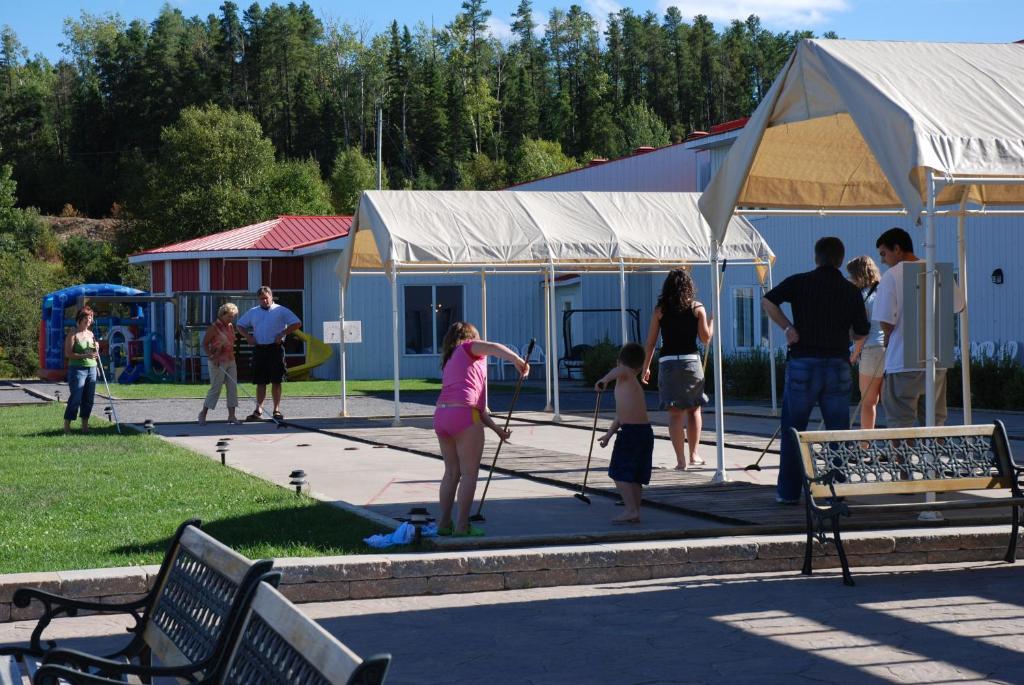 Auberge Le Cabanon Saint Zenon Екстериор снимка